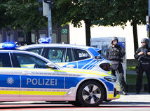 Nemecko Mníchov polícia podozrivý streľba