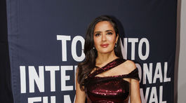 Salma Hayek v róbe Gucci