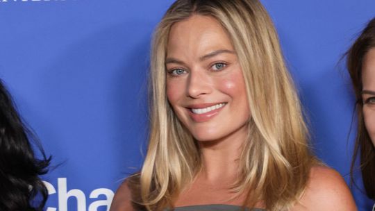 Margot Robbie na premiére novinky My Old Ass v...