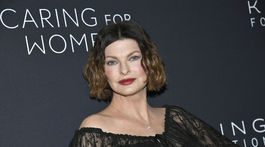 Modelka Linda Evangelista na galavečeri Kering...