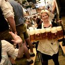 Tichá pivná revolúcia na Slovensku: Éra lacných krígľov končí, prichádza čas zážitkov