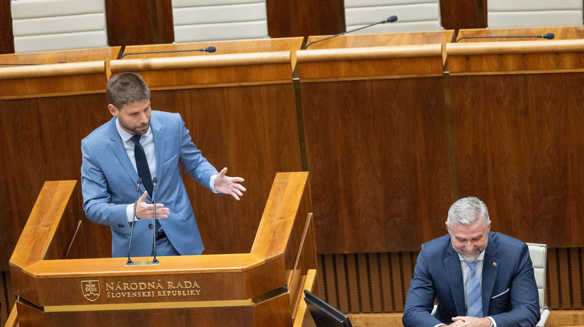 Začala sa mimoriadna schôdza, na ktorej chce...