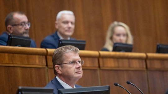 Začala sa mimoriadna schôdza, na ktorej chce...