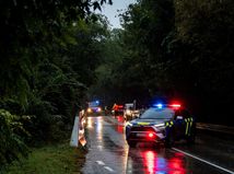 ONLINE: Vetrisko môže v nárazoch dosahovať 100 km/h, hrozia výpadky elektriny. Intenzívny dážď neutícha