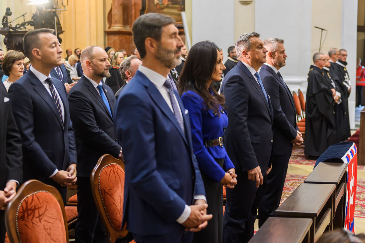 Zľava minister školstva Tomáš Drucker, predseda...