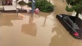 autá, povodeň, Čadca