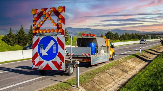 Náhla uzávera mosta a obchádzka minimálne do leta. Nákladiak pri náraze poškodil jeho konštrukciu