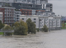 SR Bratislava povodne situácia Dunaj BAX