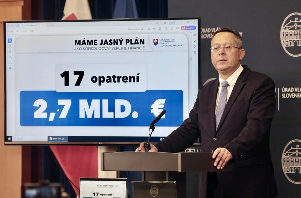 Minister financií Ladislav Kamenický.