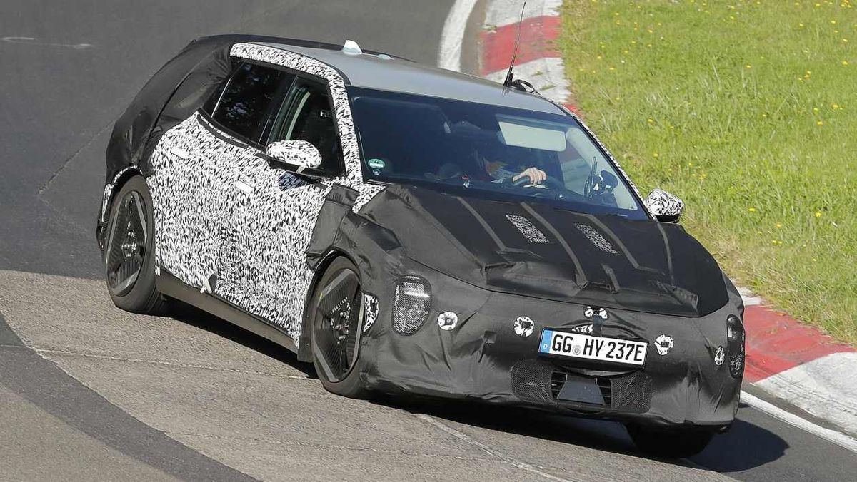 Kia EV4 sa zaradí medzi Kiu EV3 a EV6. Dizajnom...