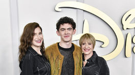 Kathryn Hahn, herec Joe Locke a herečka Patti LuPone