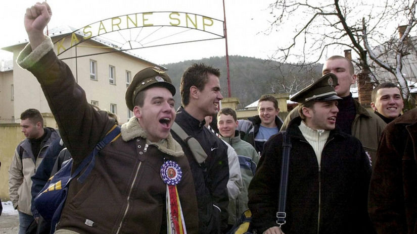 Poslední vojaci základnej služby odchádzajú do...