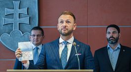 Matúš Šutaj-Eštok / Patrik Krauspe / Martin Hrachal / Cestovné pasy /