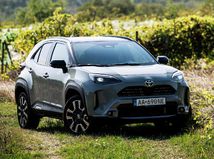 Test: Toyota Yaris Cross Hybrid 130 AWD-i –...