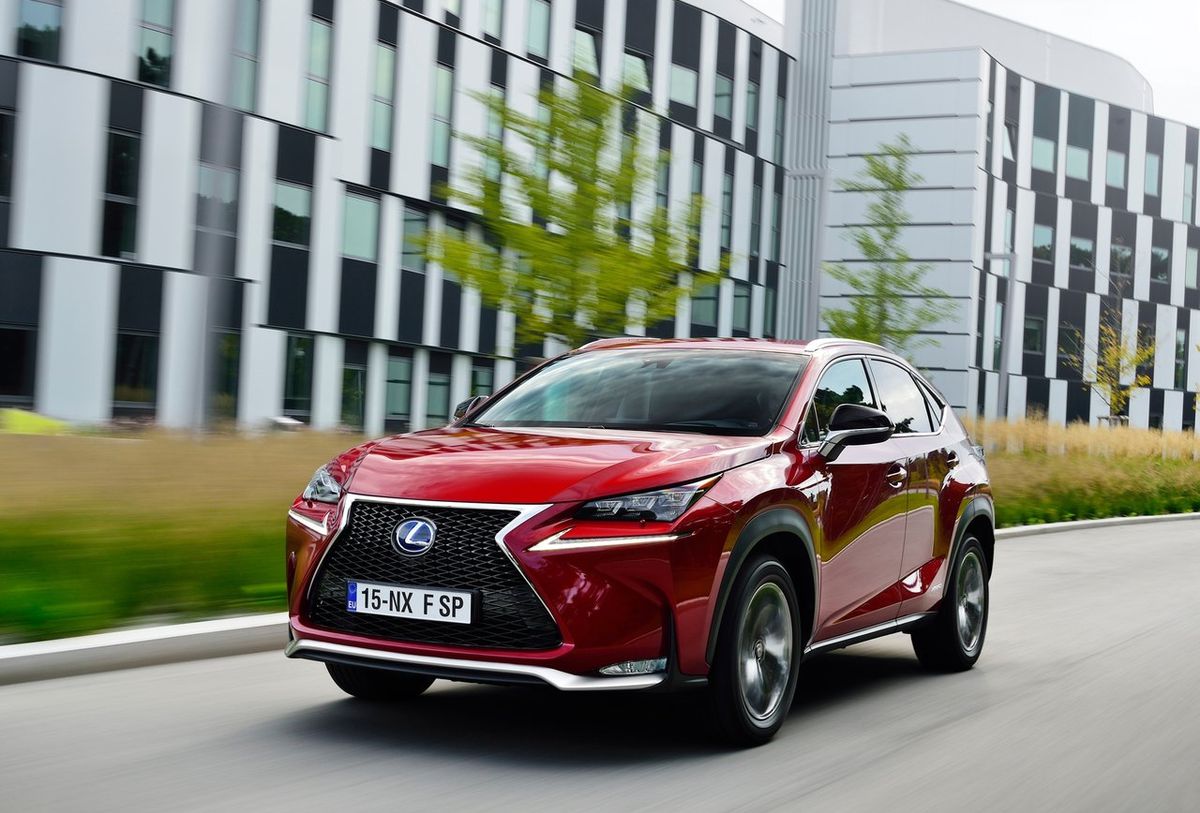 Lexus NX (2015)
