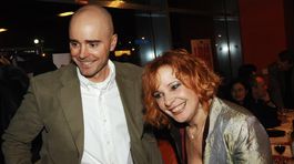 Rok 2009 a záber na herečku Kamilu Magálovú a jej syna Martina Magála. 