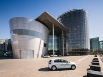 Toto Nemci nechceli: Sklenenú fabriku...