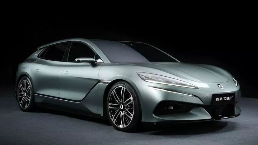 Tento aerodynamický shooting brake má na dĺžku...