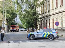 Policajti budú mať pestrý vozový park. Okrem bielych a žlto-modrých áut pribudnú vozidlá s „národným” vizuálom