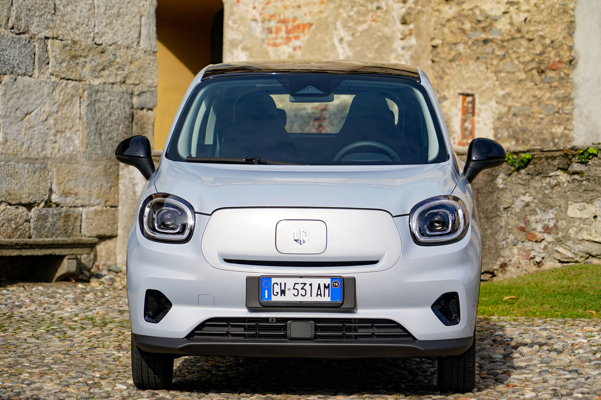 Leapmotor T03 má zaujímavú oblú prednú masku s...
