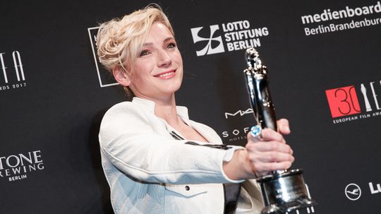 Herečka Alexandra Borbély s cenou pre najlepšiu...