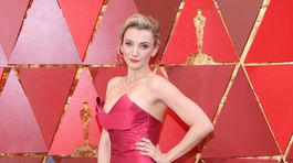  Alexandra Borbély na červenom koberci počas...