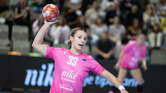 Naše hádzanárky odohrali zápas s hráčkami z...