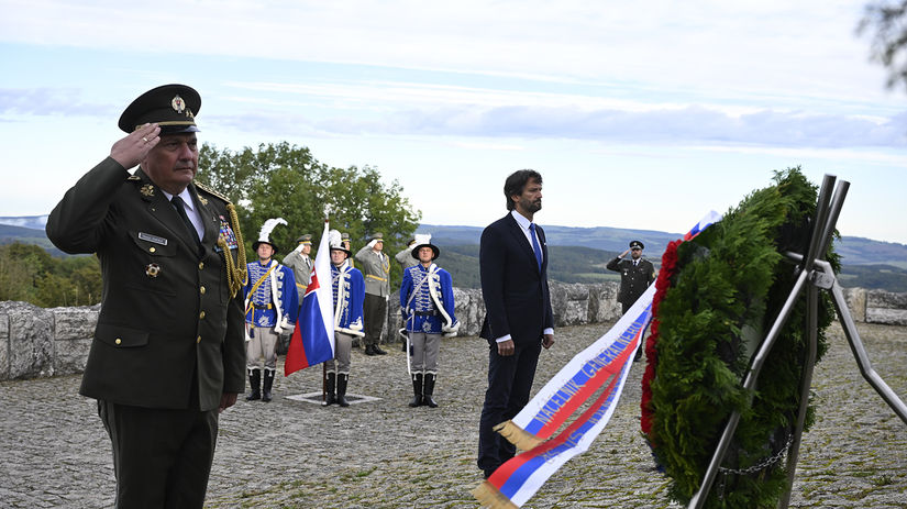 Minister obrany SR Robert Kaliňák a náčelník...