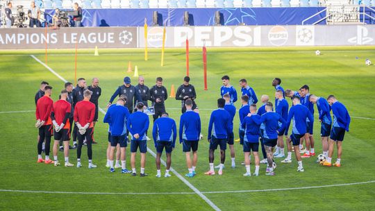 Weiss ani Guardiola nešpekulovali so zostavou. Slovan začne s jednou vynútenou zmenou, City s hviezdnou jedenástkou