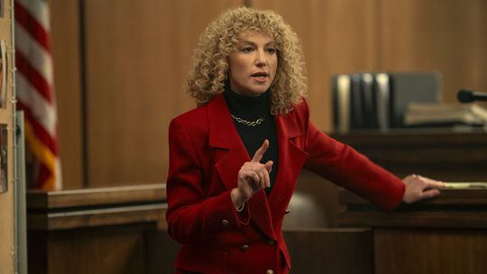 Ari Graynorová ako Leslie Abramsonová.