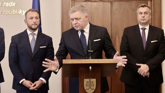 Koaličná kríza vrcholí, Fico dal partnerom ultimátum. Dostane Huliak Dankovu srdcovku? Ostrý odkaz lídra SNS premiérovi