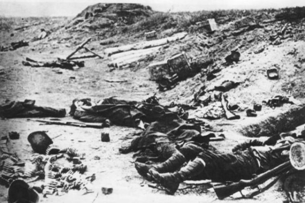 Mnohé obete bojov ležali celé mesiace v...