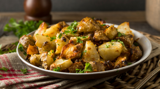 Pečené topinambury so syrom a cesnakom sú...