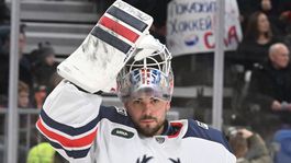 Rusko je o úroveň vyššie ako Švajčiarsko. Slovenský brankár po konci v KHL verí, že dostane šancu v zámorí. Mapujem všetky možnosti