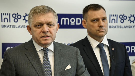 Taraba o odvolaní netušil. Fico návrh SNS na jeho výmenu potvrdil. Bránil Kaliňáka aj vládu pred kritikou europarlamentu