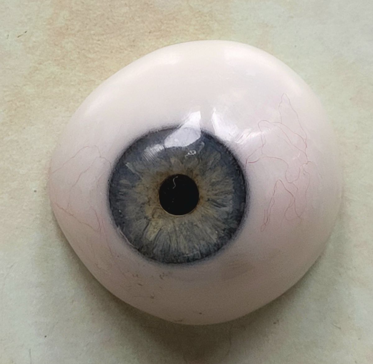 Ešte aj cievky v sklovci dokáže napodobniť.