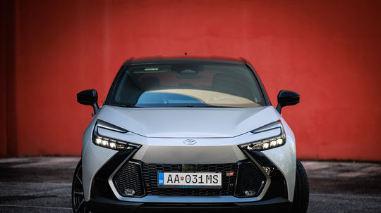 Toyota C-HR PHEV GR Sport - test 2024