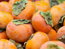  Prichádza na scénu, keď z pultov miznú...