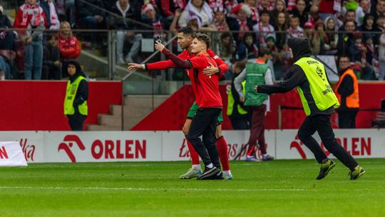 Fotka s Ronaldom ho vyjde draho. Dvojročný zákaz futbalu pre nespratného fanúšika a pokuta k tomu