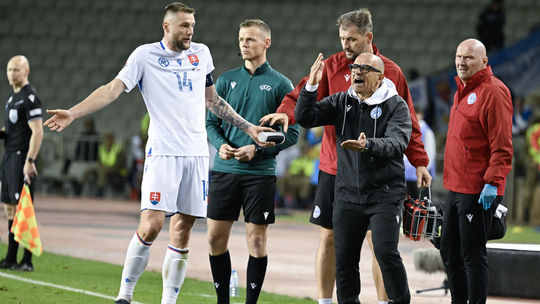 NÁZOR: Keď je nestabilný pilier Škriniar, kýve sa celá konštrukcia. Slováci hrajú ruletu