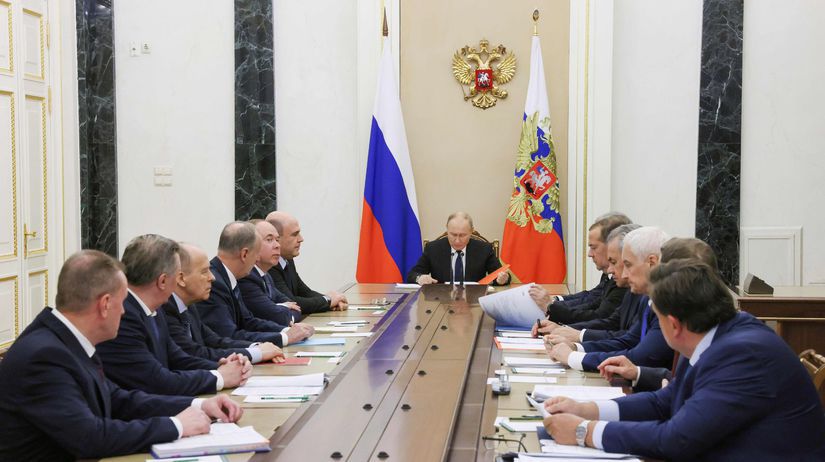 Šéf Kremľa Vladimir Putin a jeho stará garda na...