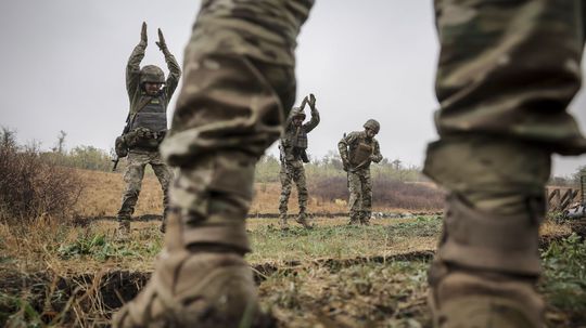 Škandál ukrajinskej armády: Vojaci pri výcviku vo Francúzsku dezertovali, jednotka sa rozpadla