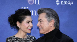 Herečka Julianna Margulies a herec Peter Gallagher