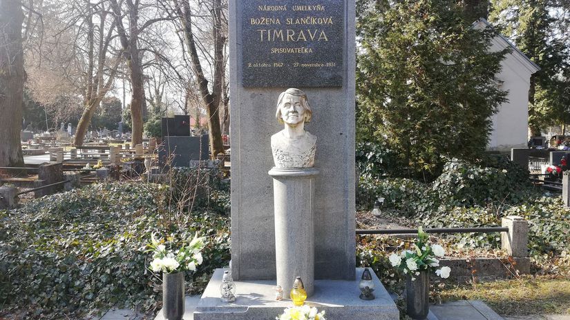 Timrava je pochovaná v Lučenci, pred sviatkami...