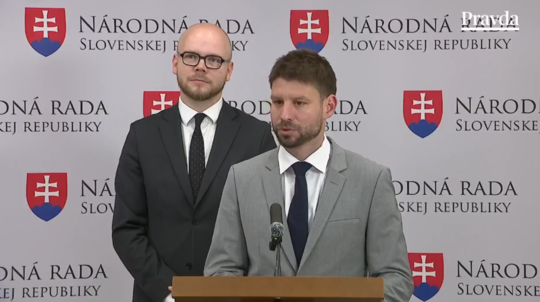 Zdravotníctvo po rokoch Ficových vlád kolabuje, pre premiéra to nie je téma, upozornili progresívci