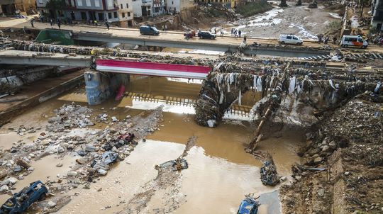 Blato pokrýva oblasť Paiporta, na okraji...