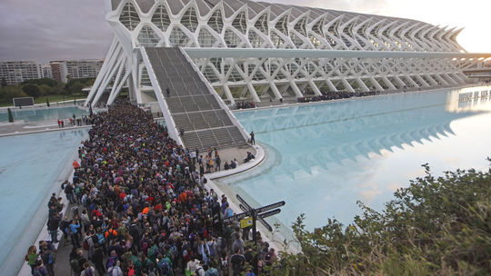 Tisíce dobrovoľníkov čakajú v kultúrnom...