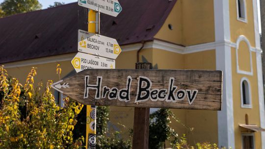 Prezidentom bol Havel, Sovieti konečne odišli, vznikol prvý web. V Beckove dokončili stavbu storočia