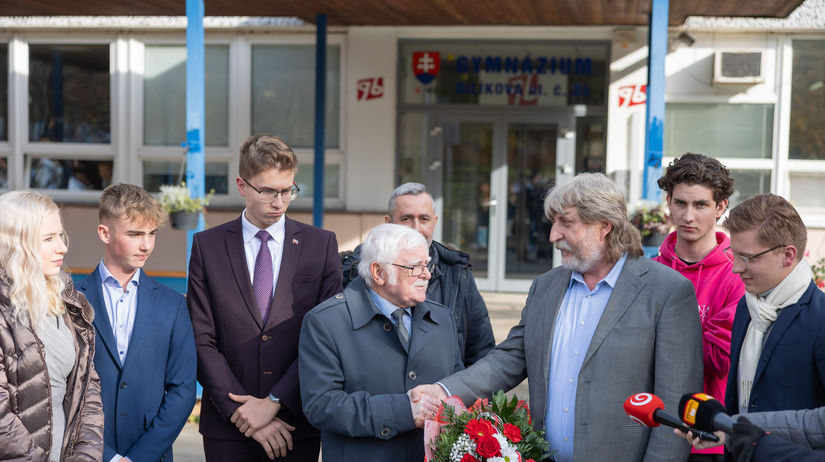 Zástupcovia Jednoty dôchodcov a gymnázia si...