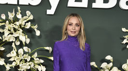 Podnikateľka a televízna osobnosť Nicole Richie v kreácii Lanvin. 